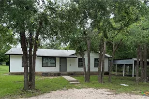 408 N Spring St, Lampasas, TX 76550 - Photo 2