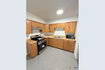 408 N Spring Street, Lampasas, TX 76550 - Photo 10