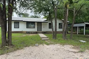408 N Spring St, Lampasas, TX 76550 - Photo 4