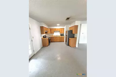 408 N Spring Street, Lampasas, TX 76550 - Photo 8