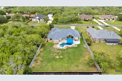 107 Oakview Drive, Floresville, TX 78114 - Photo 46