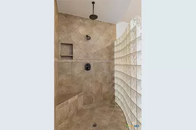 107 Oakview Drive, Floresville, TX 78114 - Photo 26