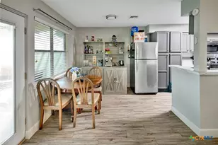 401 Viking St, Victoria, TX 77905 - Photo 6