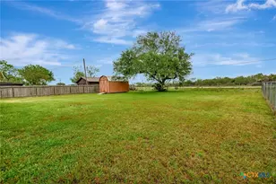 401 Viking St, Victoria, TX 77905 - Photo 20