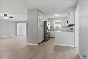 812 Chukar Dr, Victoria, TX 77905 - Photo 8