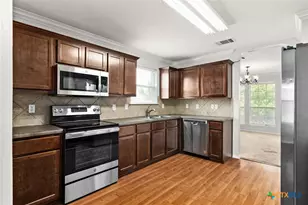 2002 Isabelle Dr, Copperas Cove, TX 76522 - Photo 2