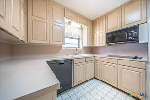 17941 Old 81, Troy, TX 76579 - Photo 8