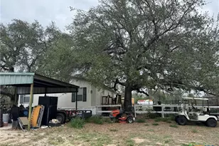 263 Co Rd 7812, Natalia, TX 78059 - Photo 12