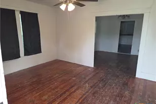 1219 S 10th St, Temple, TX 76504 - Photo 2