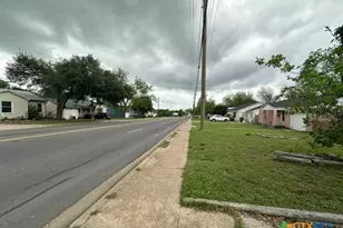 1806 S 5th St, Temple, TX 76504 - Photo 4