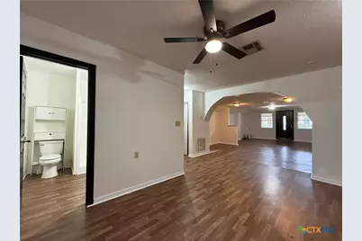 223 N Benavides Street #B, Port Lavaca, TX 77979 - Photo 10