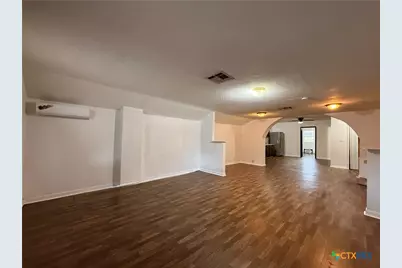 223 N Benavides Street #B, Port Lavaca, TX 77979 - Photo 8