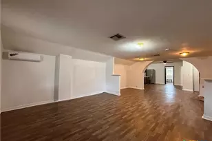 223 N Benavides St, Port Lavaca, TX 77979 - Photo 8