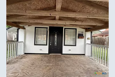 223 N Benavides Street #B, Port Lavaca, TX 77979 - Photo 6