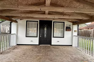 223 N Benavides St, Port Lavaca, TX 77979 - Photo 6