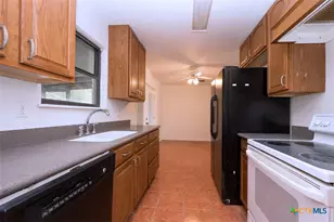 917 Holly St, Copperas Cove, TX 76522 - Photo 14