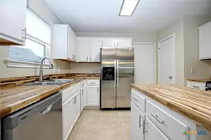 1629 Sylvia Ct, Round Rock, TX 78681 - Photo 2