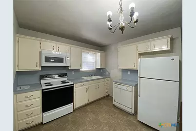 1312 W Ave D, Copperas Cove, TX 76522 - Photo 4