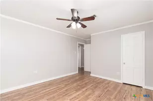 902 N 8th St, Temple, TX 76501 - Photo 12