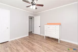 902 N 8th St, Temple, TX 76501 - Photo 16