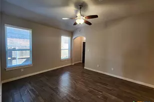 367 Creekside Curve, New Braunfels, TX 78130 - Photo 4