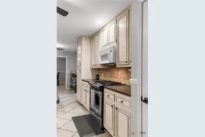 307 Cherrystone Circle, Victoria, TX 77904 - Photo 8