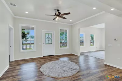312 N Lavernia, Marion, TX 78124 - Photo 6