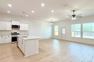 303 Cobble Stone Ct, Victoria, TX 77904 - Photo 12