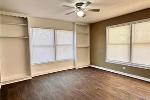 1010 Academy St, San Marcos, TX 78666 - Photo 6