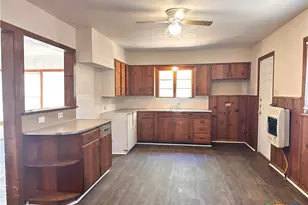 1010 Academy St, San Marcos, TX 78666 - Photo 2