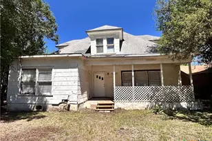 1010 Academy St, San Marcos, TX 78666 - Photo 1