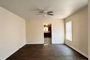 1010 Academy St, San Marcos, TX 78666 - Photo 6