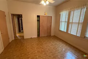 701 East 10th, Cameron, TX 76520 - Photo 8