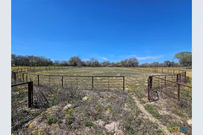 4821 Fm 467, Seguin, TX 78155 - Photo 16
