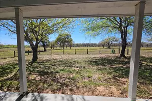 4821 FM467, Seguin, TX 78155 - Photo 12