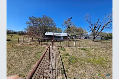 4821 Fm 467, Seguin, TX 78155 - Photo 20