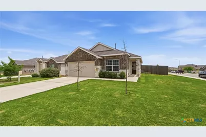 1949 Redstart, New Braunfels, TX 78130 - Photo 2