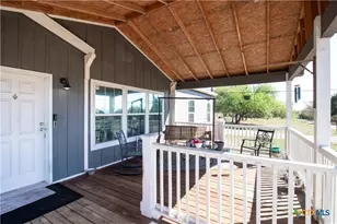 2201 Henry St, Cuero, TX 77954 - Photo 2