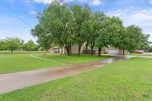 1406 Golf Course Rd, Gatesville, TX 76528 - Photo 2