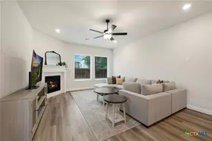 1733 Hidden Fox, New Braunfels, TX 78132 - Photo 16