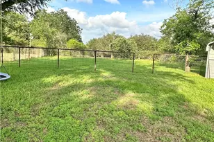 309 S Ridge, Hallettsville, TX 77964 - Photo 22