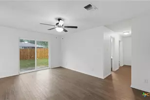 2221 Michigan St, New Braunfels, TX 78130 - Photo 4