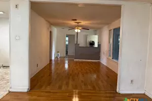 1017 S 47th St, Temple, TX 76504 - Photo 2