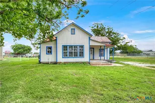 517 Center St, Marion, TX 78124 - Photo 2