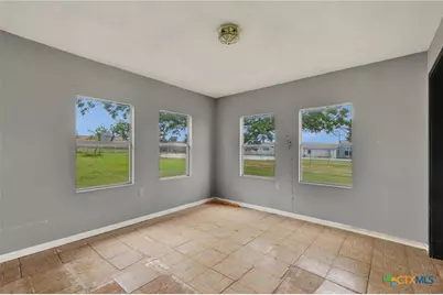 517 Center St, Marion, TX 78124 - Photo 8