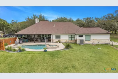 834 Westlake Trail, Victoria, TX 77905 - Photo 4