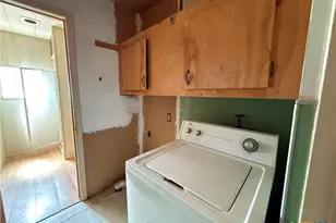 105 Sanders St, Palacios, TX 77465 - Photo 30