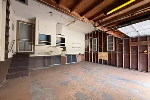 105 Sanders St, Palacios, TX 77465 - Photo 8