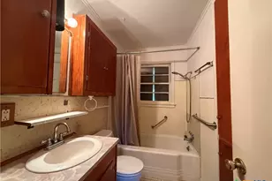 105 Sanders St, Palacios, TX 77465 - Photo 16