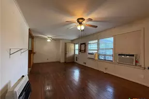 105 Sanders St, Palacios, TX 77465 - Photo 12